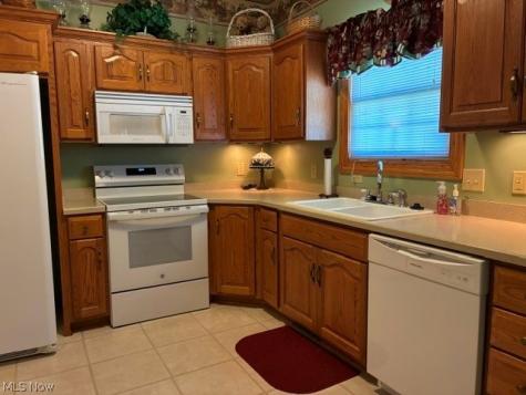 2940 Villa Glen Circle NW Canton OH 44708