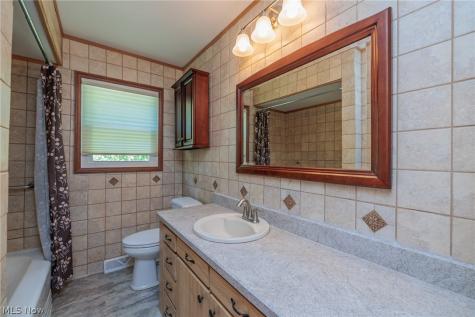 490 Bassett Road Bay Village OH 44140