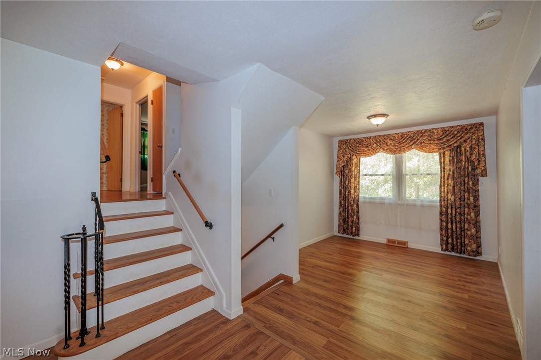 490 Bassett Road Bay Village OH 44140