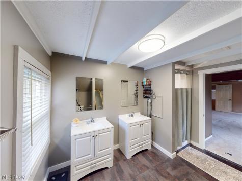 3695 Mogadore Road Mogadore OH 44260