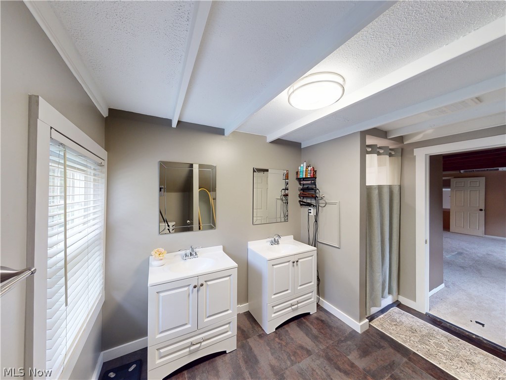 3695 Mogadore Road Mogadore OH 44260
