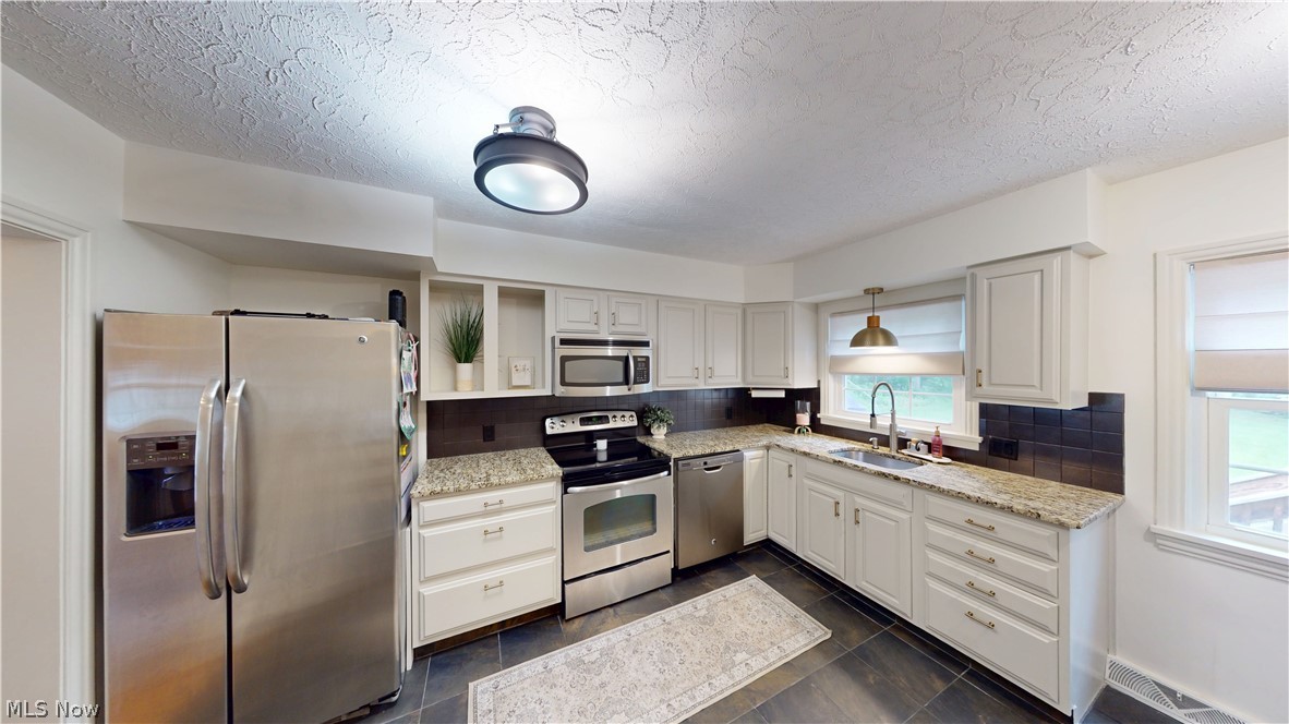 3695 Mogadore Road Mogadore OH 44260