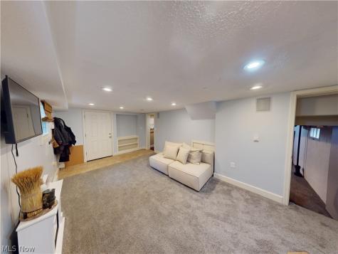 3695 Mogadore Road Mogadore OH 44260