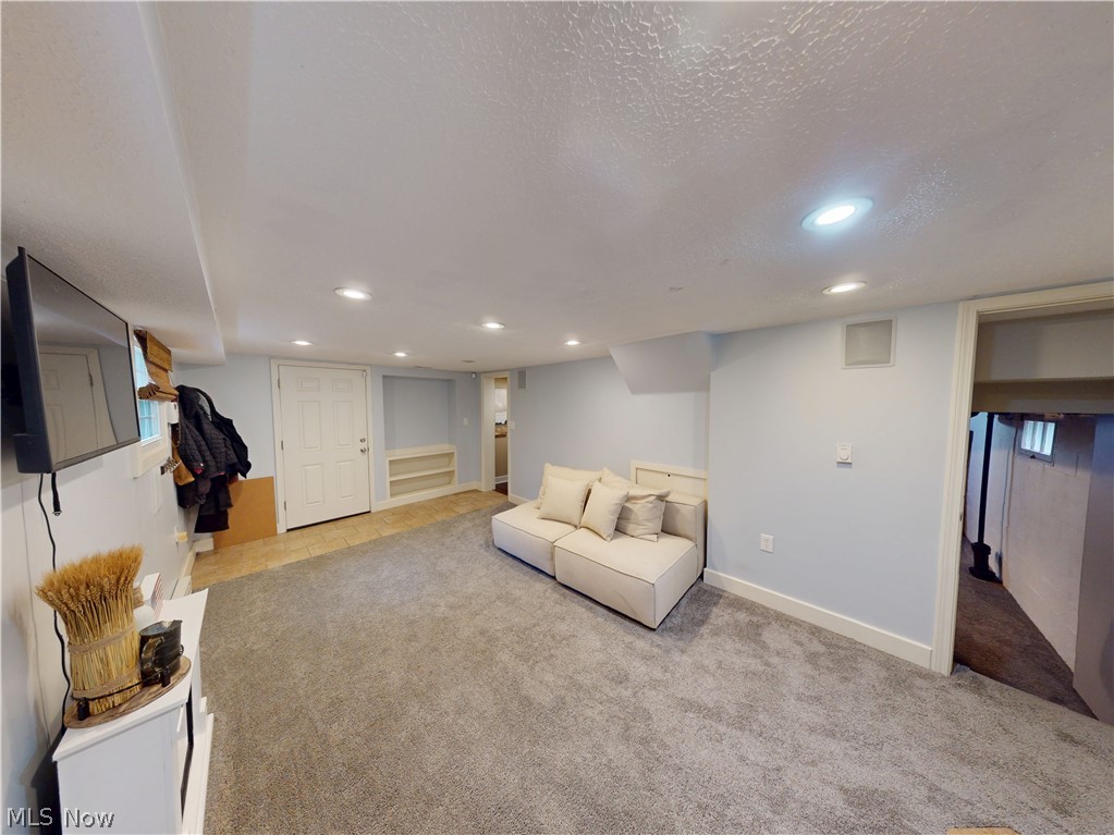 3695 Mogadore Road Mogadore OH 44260