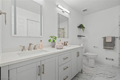 1014 Orchard Lane Broadview Heights OH 44147
