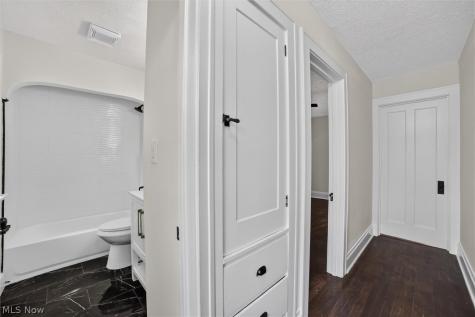 8408 Wesley Drive Parma OH 44129