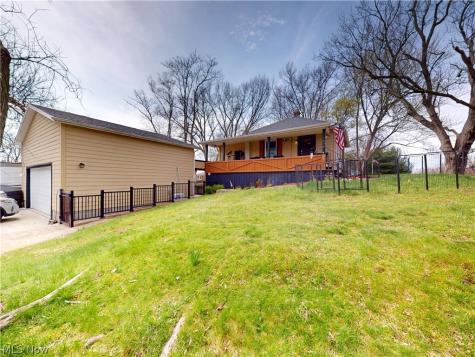 674 Portage Lakes Drive Akron OH 44319