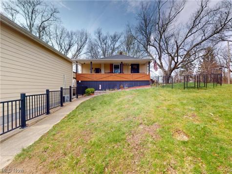 674 Portage Lakes Drive Akron OH 44319