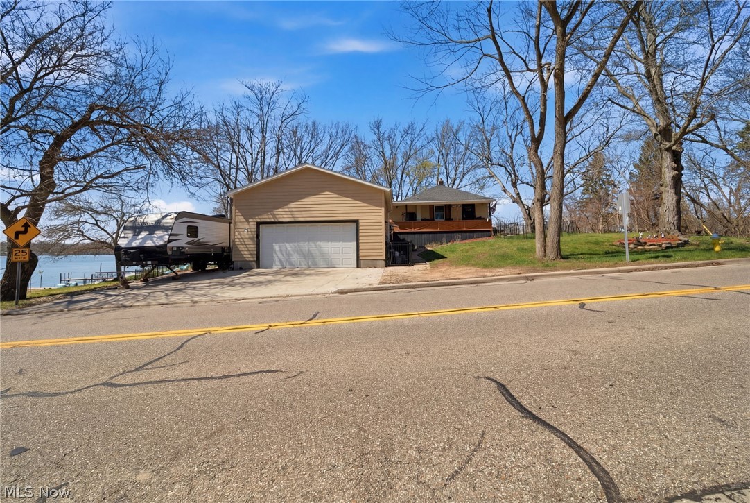 674 Portage Lakes Drive Akron OH 44319