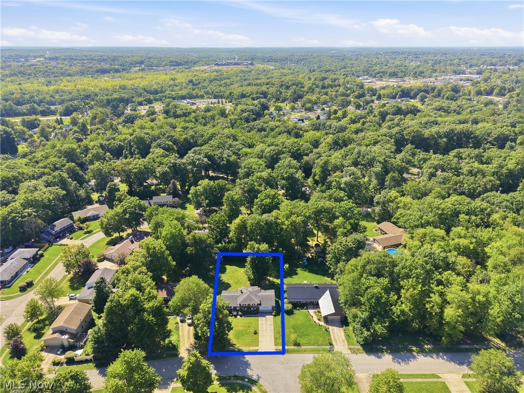 8 Sioux Trail Girard OH 44420
