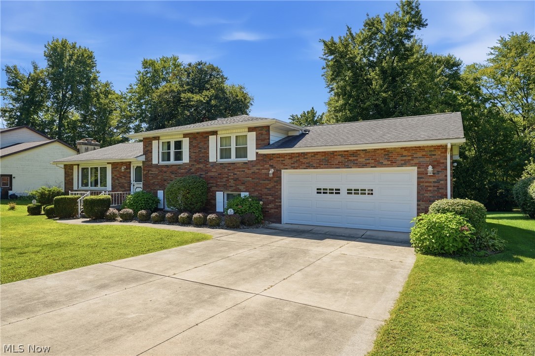8 Sioux Trail Girard OH 44420