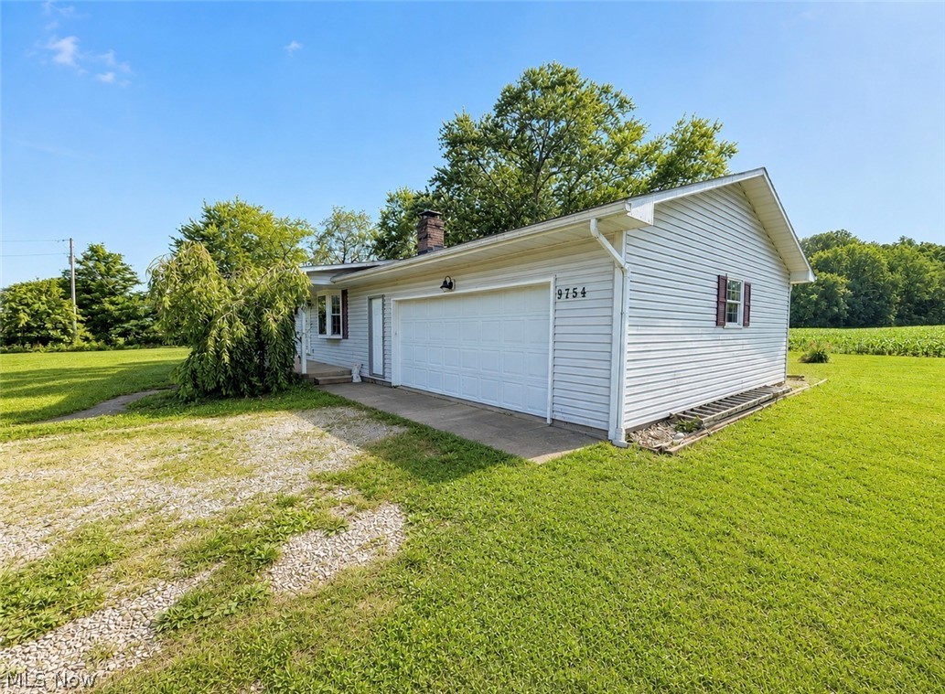 9754 Stonecreek Road Newcomerstown OH 43832