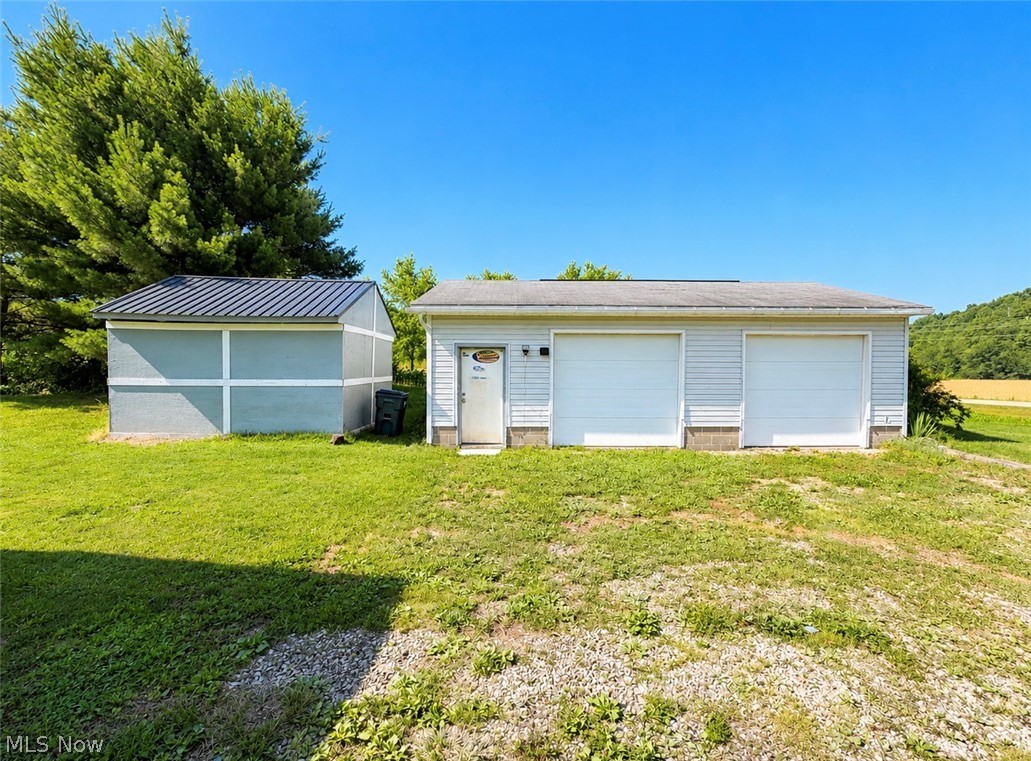 9754 Stonecreek Road Newcomerstown OH 43832