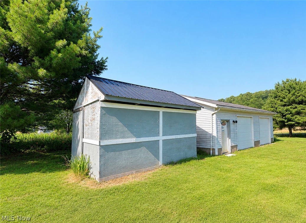 9754 Stonecreek Road Newcomerstown OH 43832