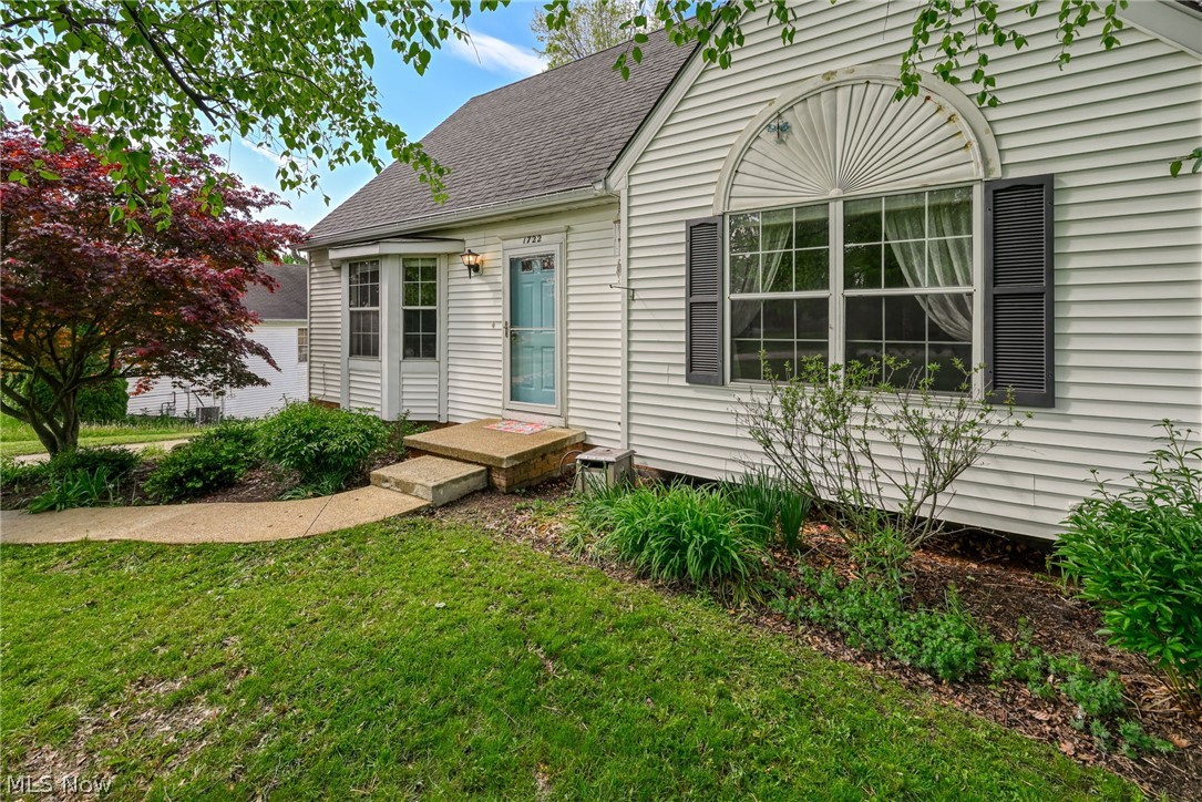 1722 W Idlewood Drive Twinsburg OH 44087