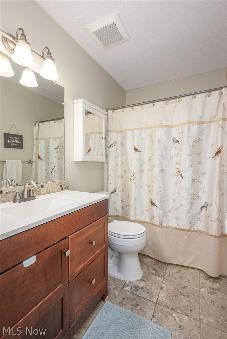 1722 W Idlewood Drive Twinsburg OH 44087