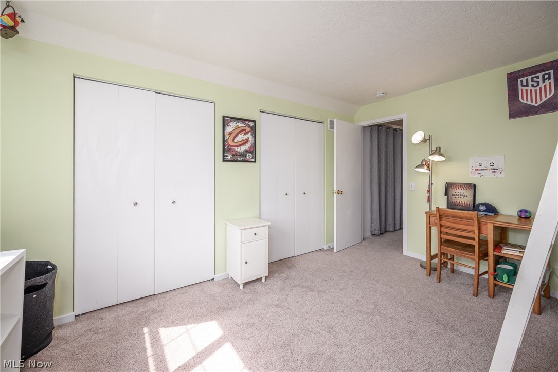 1722 W Idlewood Drive Twinsburg OH 44087