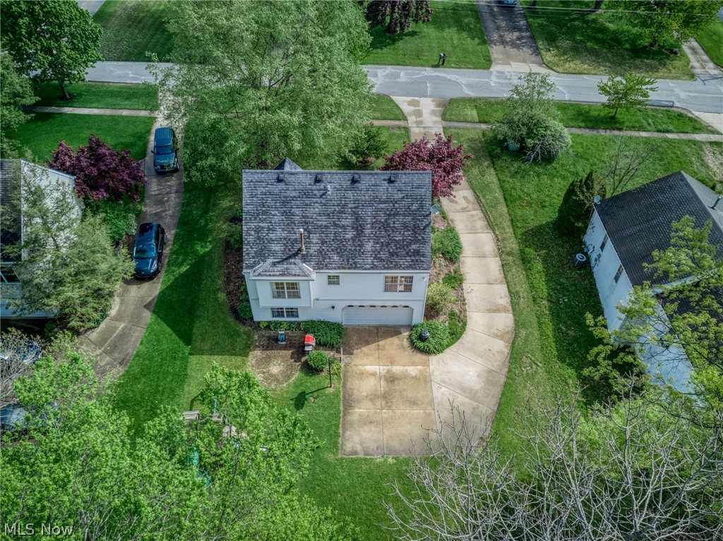 1722 W Idlewood Drive Twinsburg OH 44087
