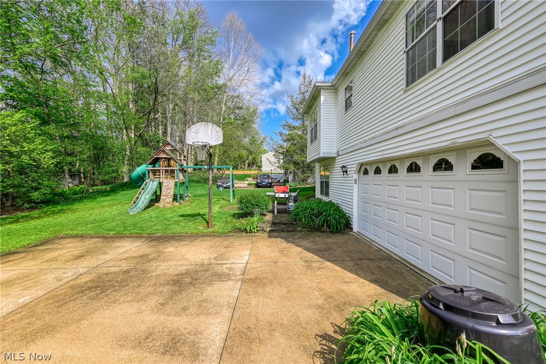 1722 W Idlewood Drive Twinsburg OH 44087