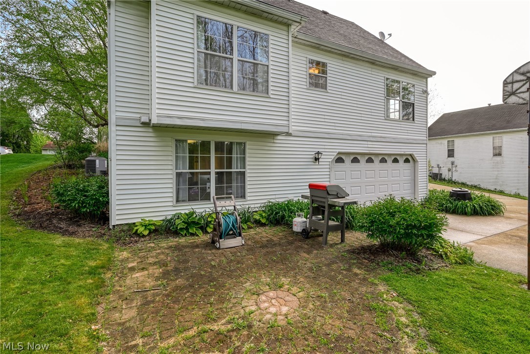 1722 W Idlewood Drive Twinsburg OH 44087