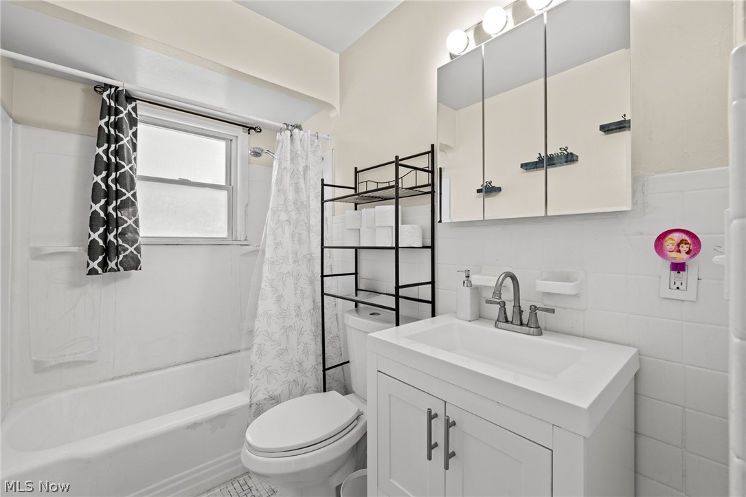 3817 Woodbridge Avenue Cleveland OH 44109