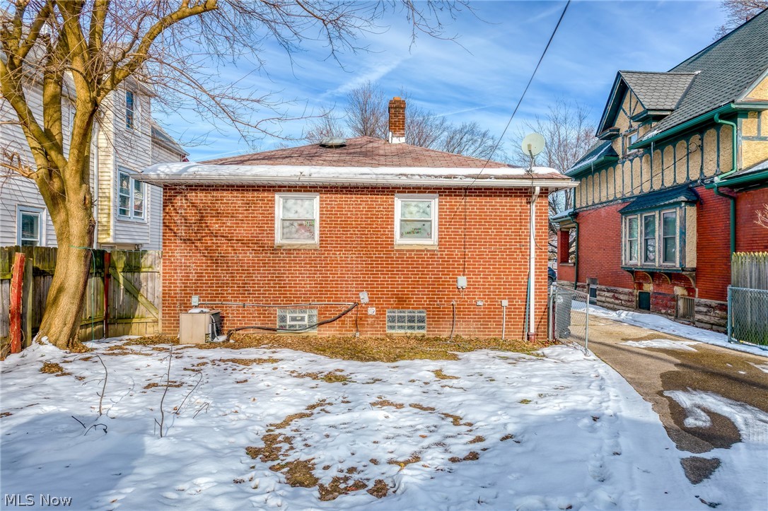 3817 Woodbridge Avenue Cleveland OH 44109