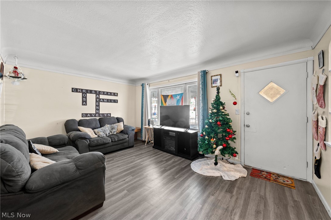 3817 Woodbridge Avenue Cleveland OH 44109