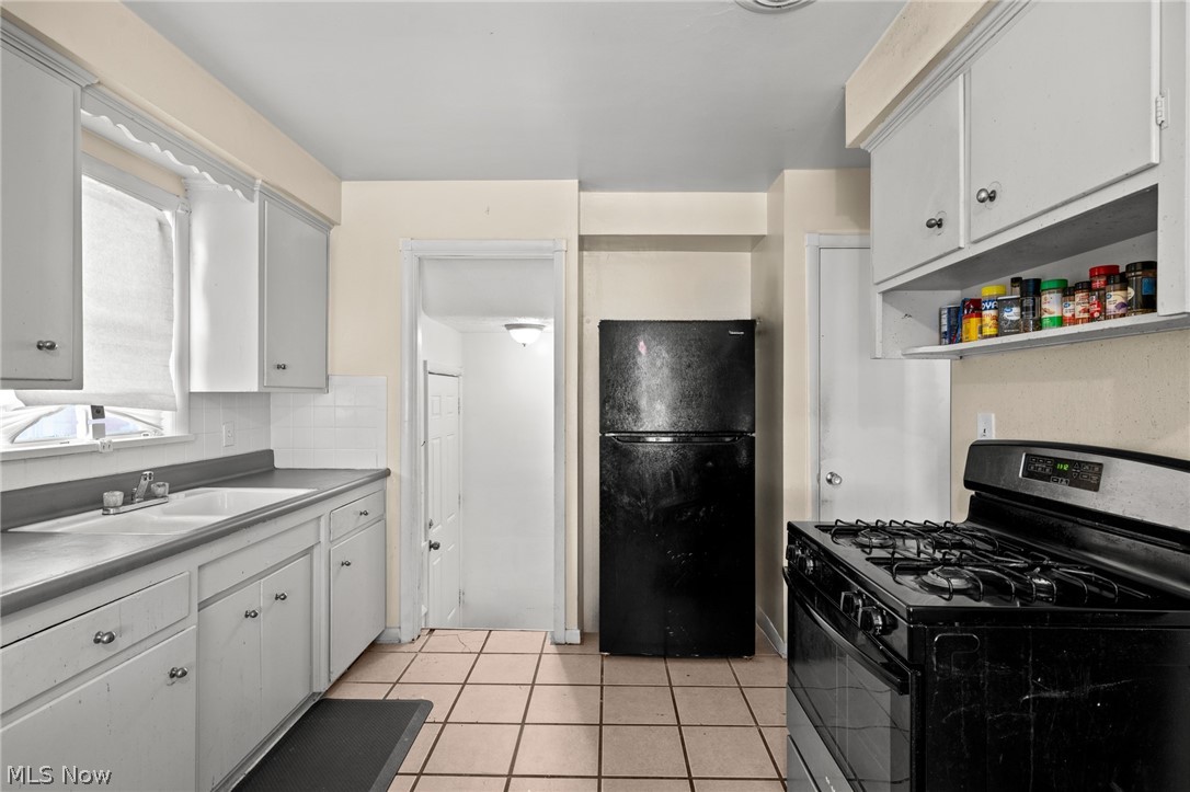 3817 Woodbridge Avenue Cleveland OH 44109