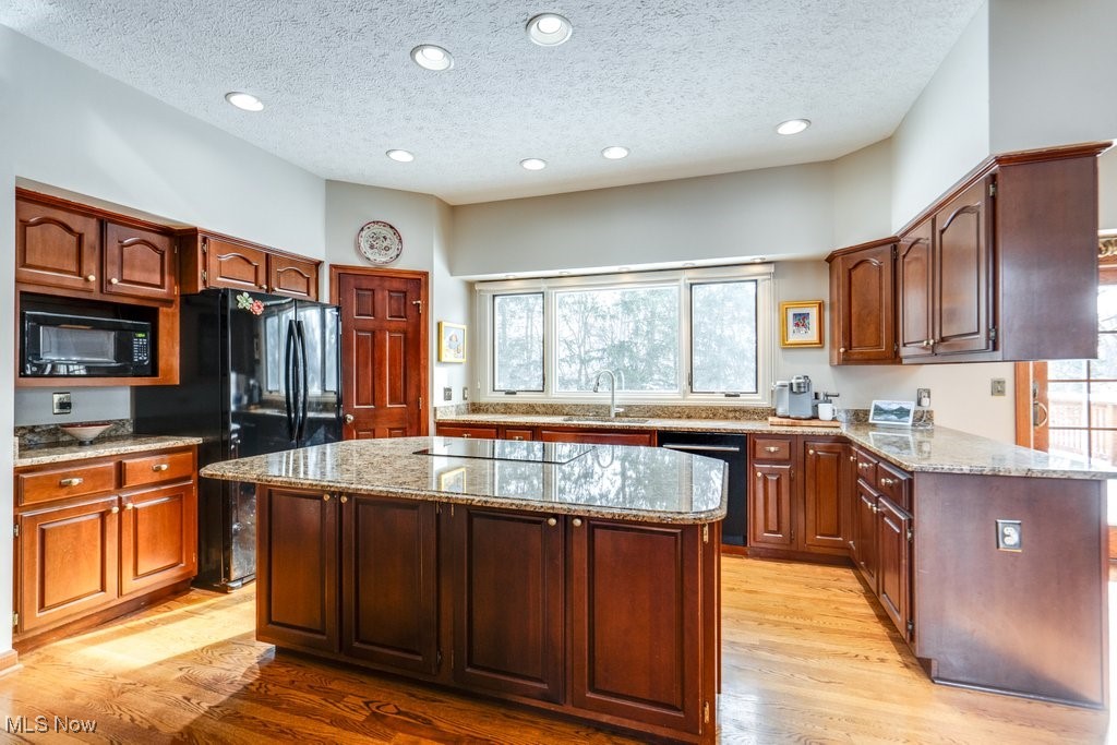 7509 Lakedge Court Hudson OH 44236