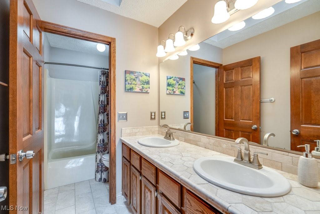 7509 Lakedge Court Hudson OH 44236