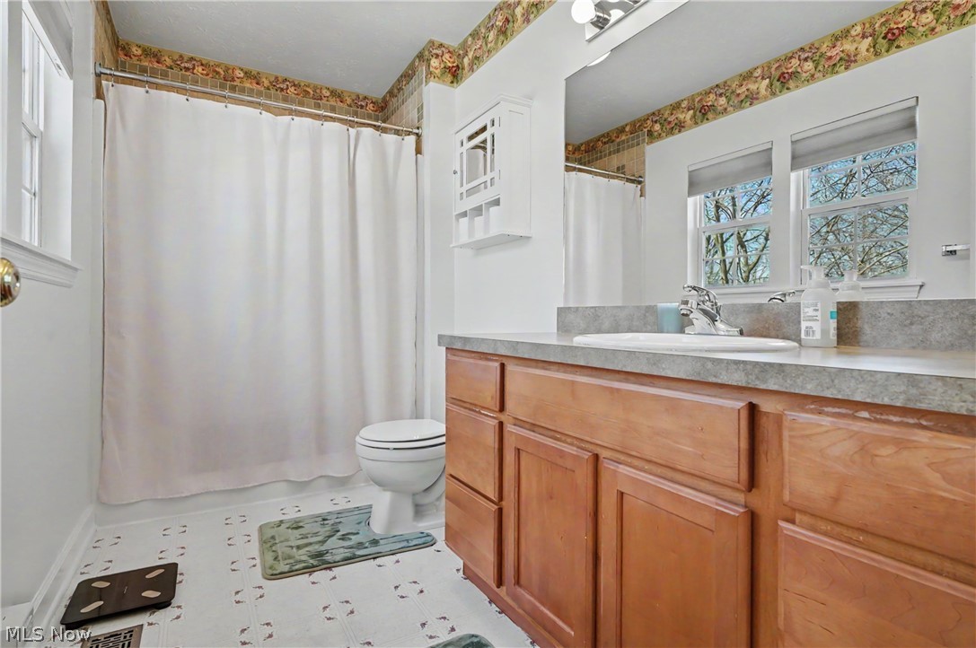 1976 Darrow Lake Drive Stow OH 44224