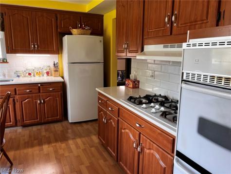 5839 Alberta Drive Lyndhurst OH 44124