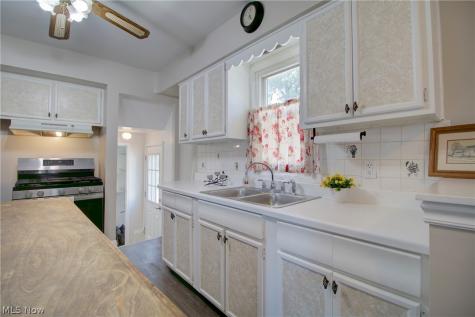 4388 W 155th Street Cleveland OH 44135