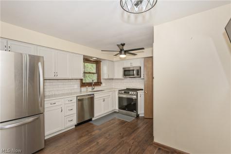 4945 Hartley Drive Lyndhurst OH 44124