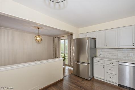 4945 Hartley Drive Lyndhurst OH 44124