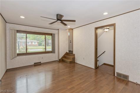 4945 Hartley Drive Lyndhurst OH 44124