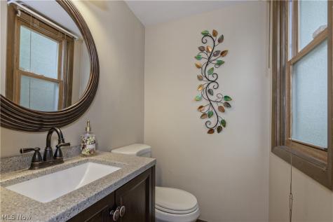 4945 Hartley Drive Lyndhurst OH 44124