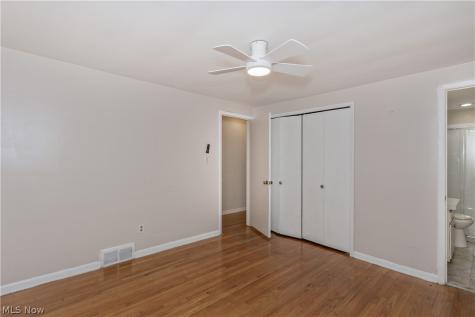 4945 Hartley Drive Lyndhurst OH 44124