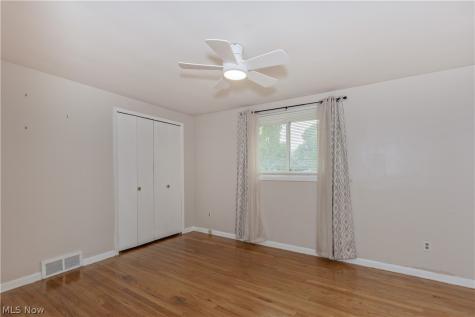 4945 Hartley Drive Lyndhurst OH 44124