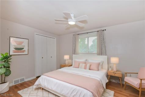 4945 Hartley Drive Lyndhurst OH 44124