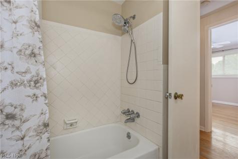 4945 Hartley Drive Lyndhurst OH 44124