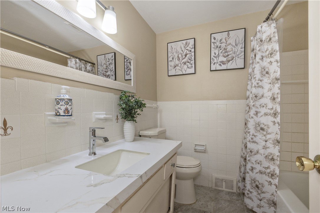 4945 Hartley Drive Lyndhurst OH 44124