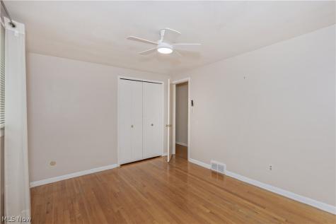 4945 Hartley Drive Lyndhurst OH 44124