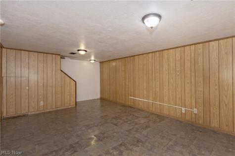 4945 Hartley Drive Lyndhurst OH 44124
