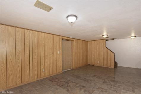 4945 Hartley Drive Lyndhurst OH 44124