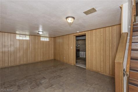 4945 Hartley Drive Lyndhurst OH 44124