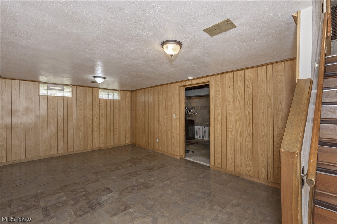4945 Hartley Drive Lyndhurst OH 44124