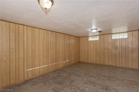 4945 Hartley Drive Lyndhurst OH 44124