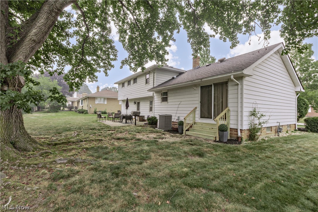 4945 Hartley Drive Lyndhurst OH 44124