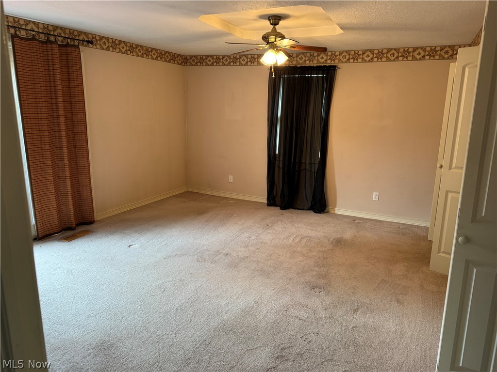 10083 Stillwater Road SE Uhrichsville OH 44683